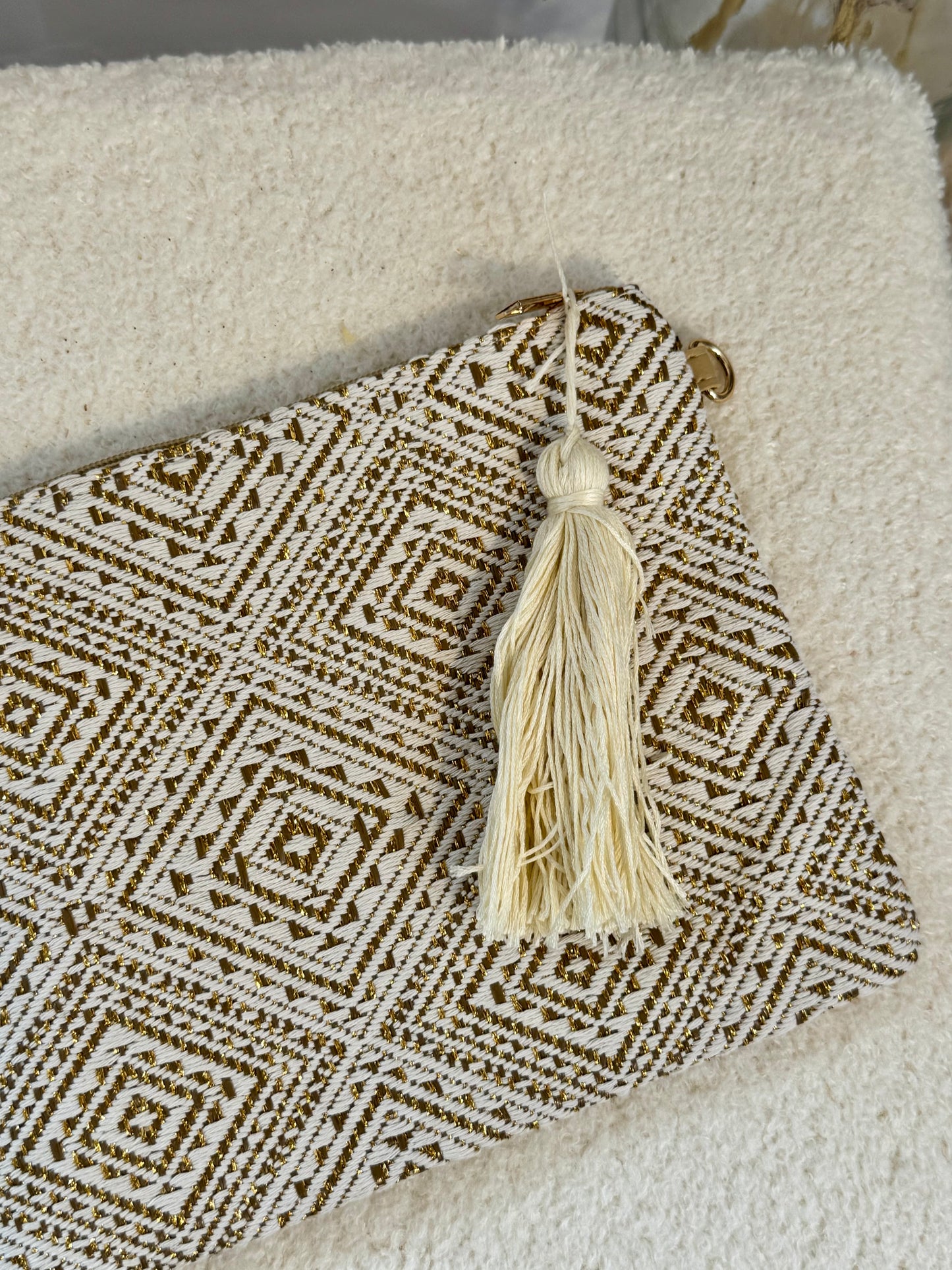 Pochette dorée et beige