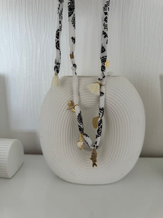 Collier tissu blanc